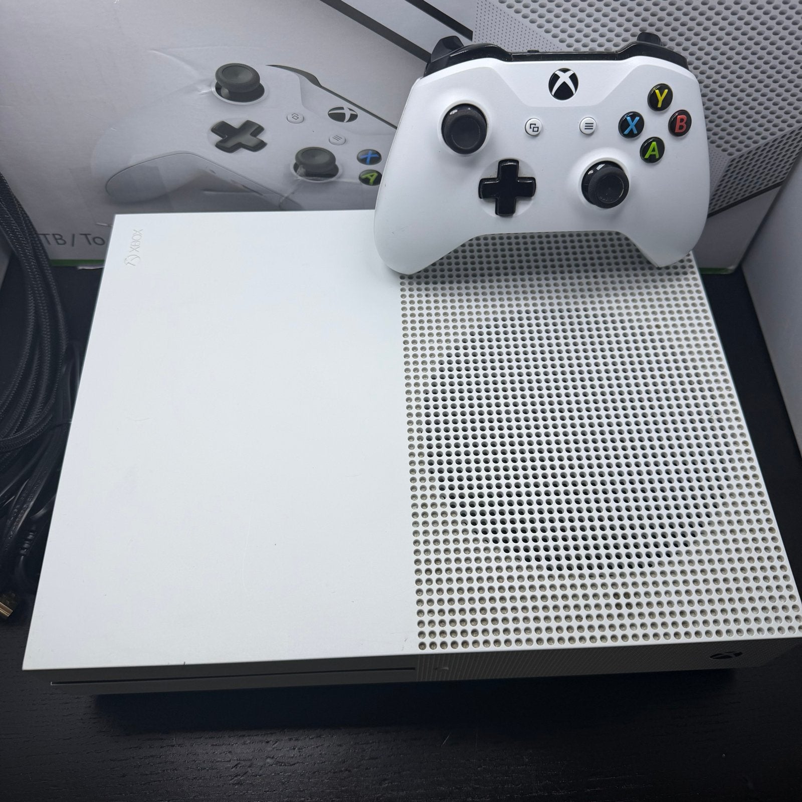 Xbox One S 1TB - Zo goed als nieuw met controller en kabels, S, Xbox One S, Ophalen of Verzenden, Zo goed als nieuw