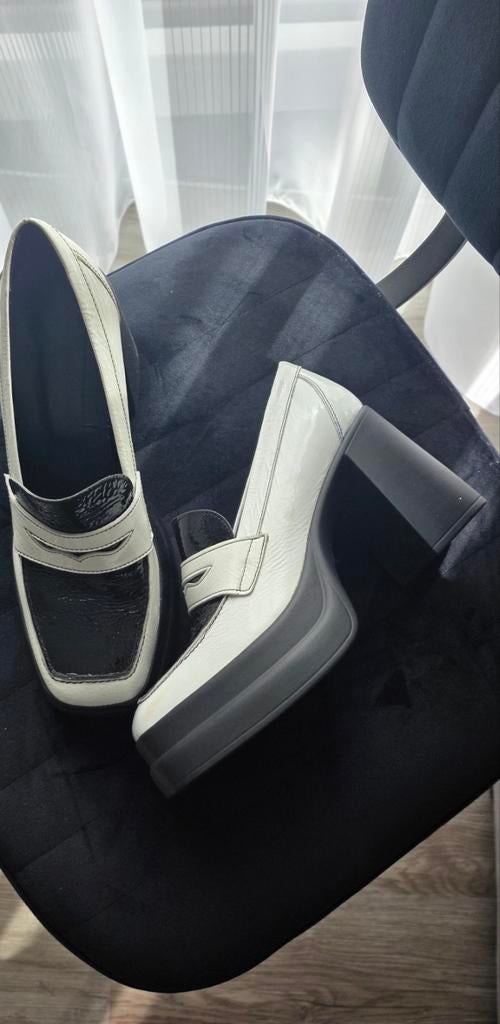 Zwart wit lakleer schoenen, mt 40, instappers,, Kleding | Dames, Schoenen, Ophalen of Verzenden, Zo goed als nieuw, Sacha, Instappers