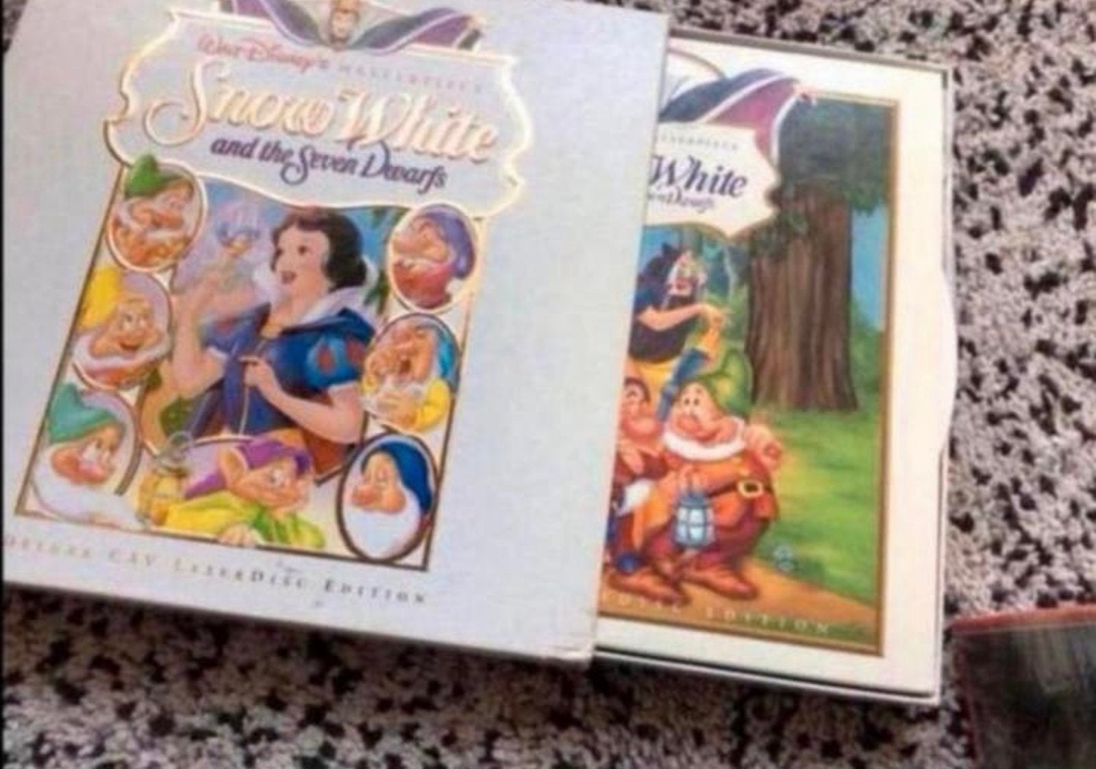LaserDisck Sneeuwwitje 🌺 luxe uitgave, Verzamelen, Disney, Zo goed als nieuw, Beeldje of Figuurtje, Sneeuwwitje of Doornroosje