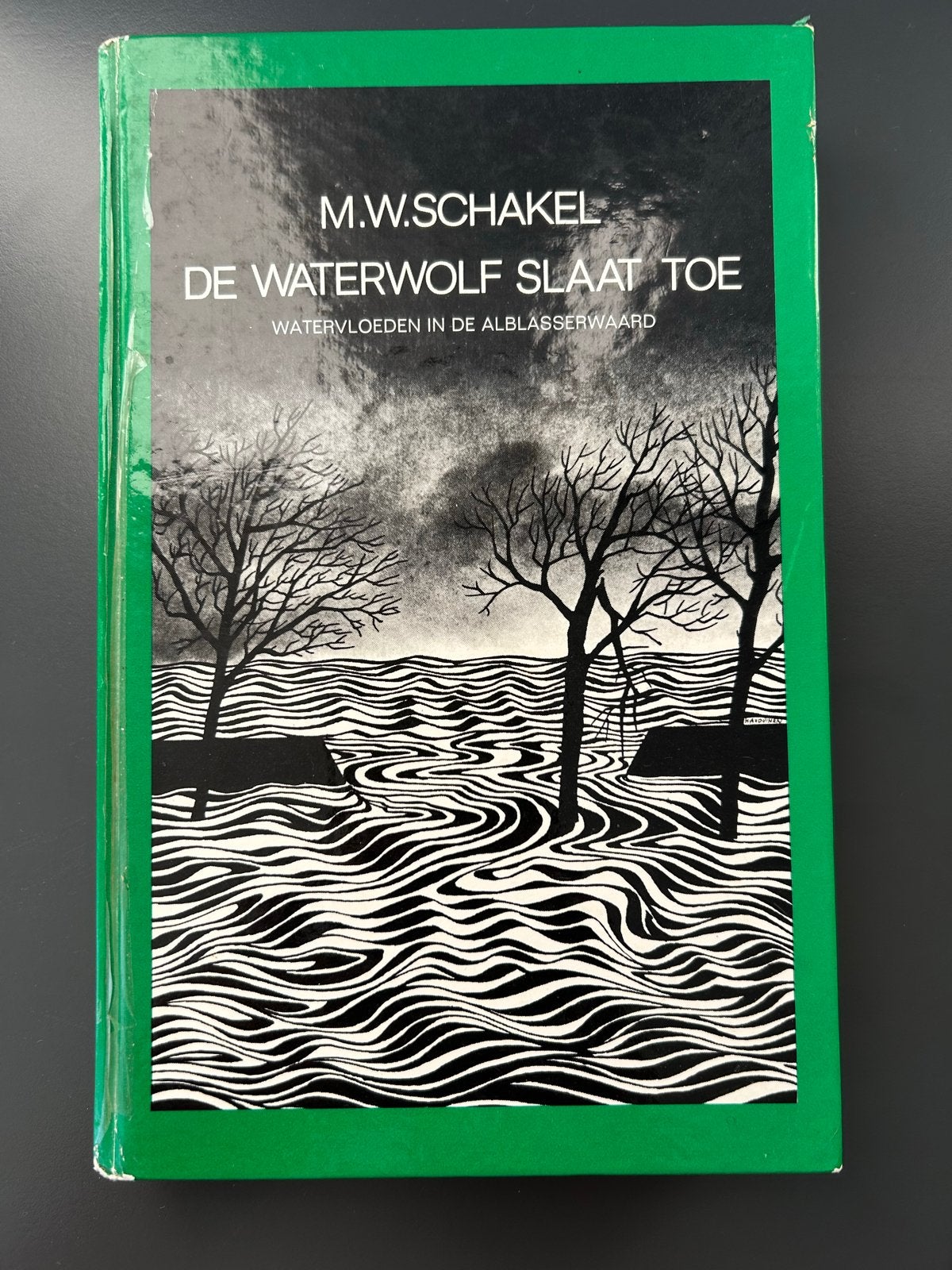 De Waterwolf Slaat Toe - M.W. Schakel (1977), Ophalen of Verzenden, 20e eeuw of later, Gelezen