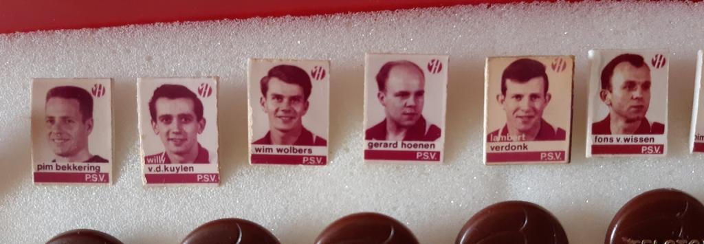 8 Speldjes PSV, Ophalen of Verzenden, Zo goed als nieuw, Sport, Speldje of Pin