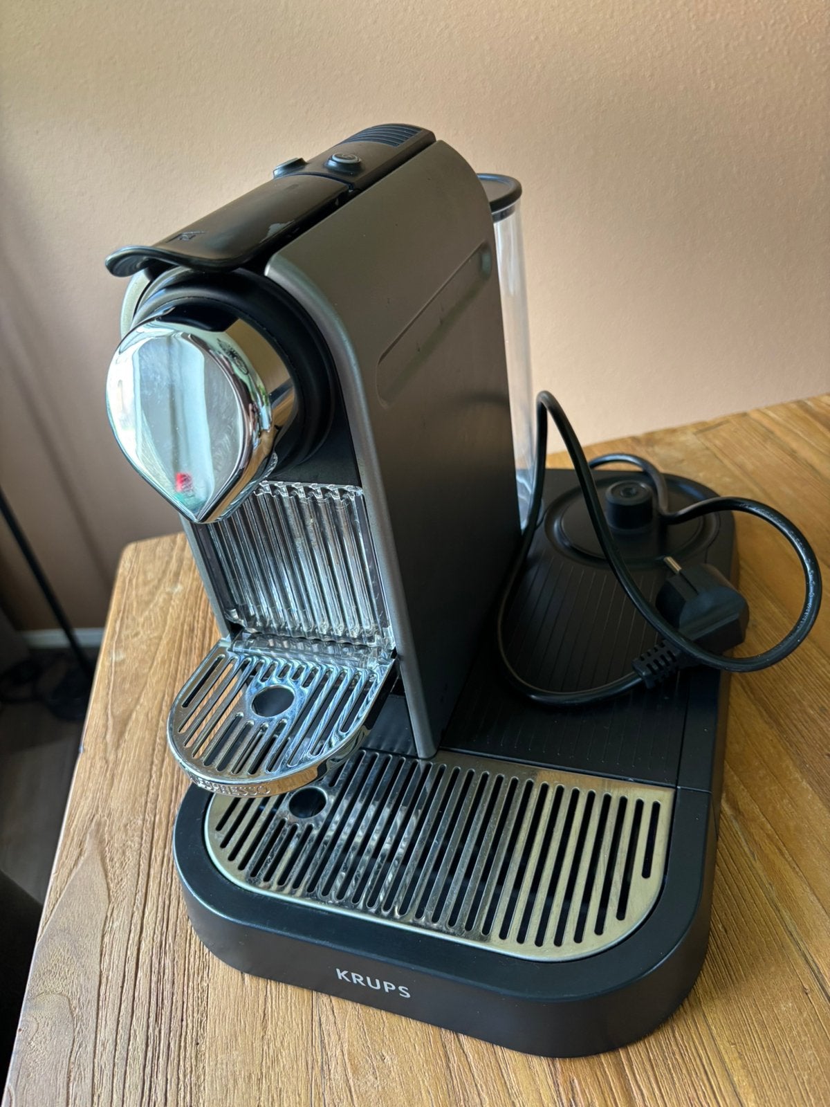 Te koop Nespresso Crups koffie apparaat, Ophalen of Verzenden, Zo goed als nieuw