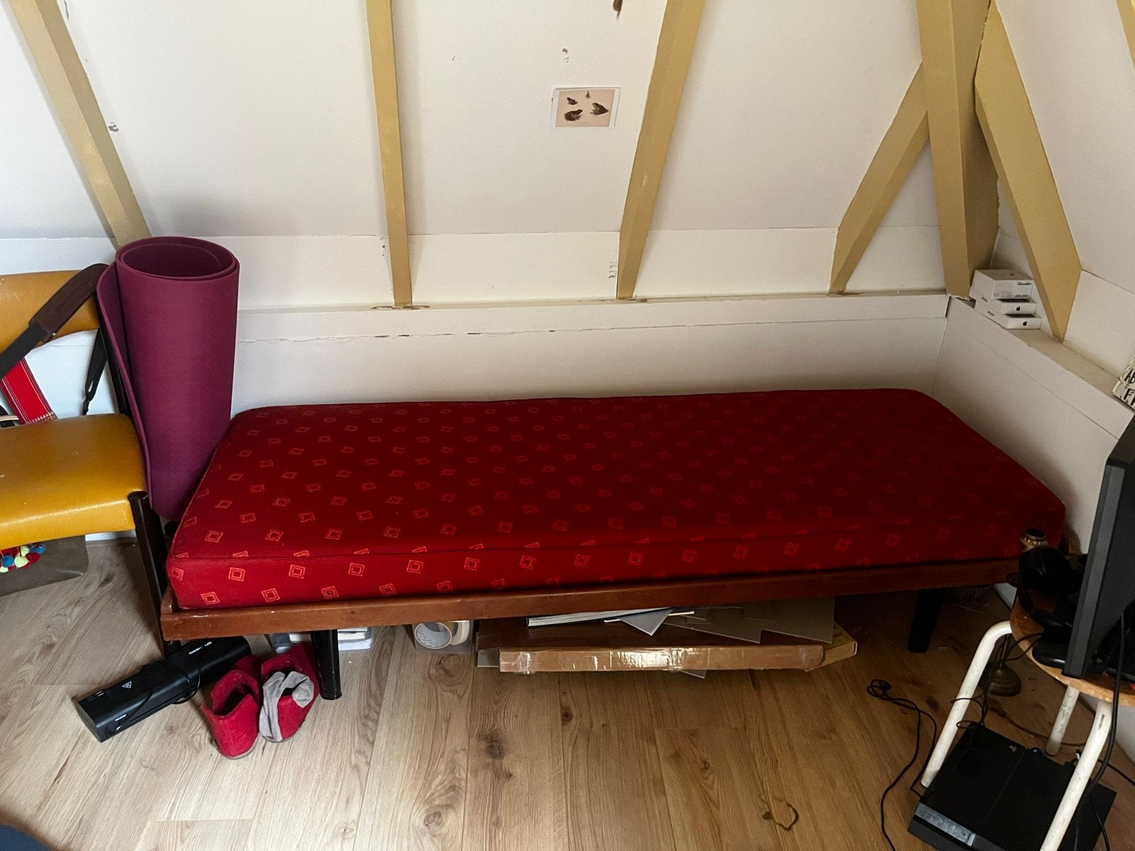 Vintage Mid-Century Daybed met Rode Stof, Ophalen, Gebruikt, Eenpersoons, Minder dan 75 cm