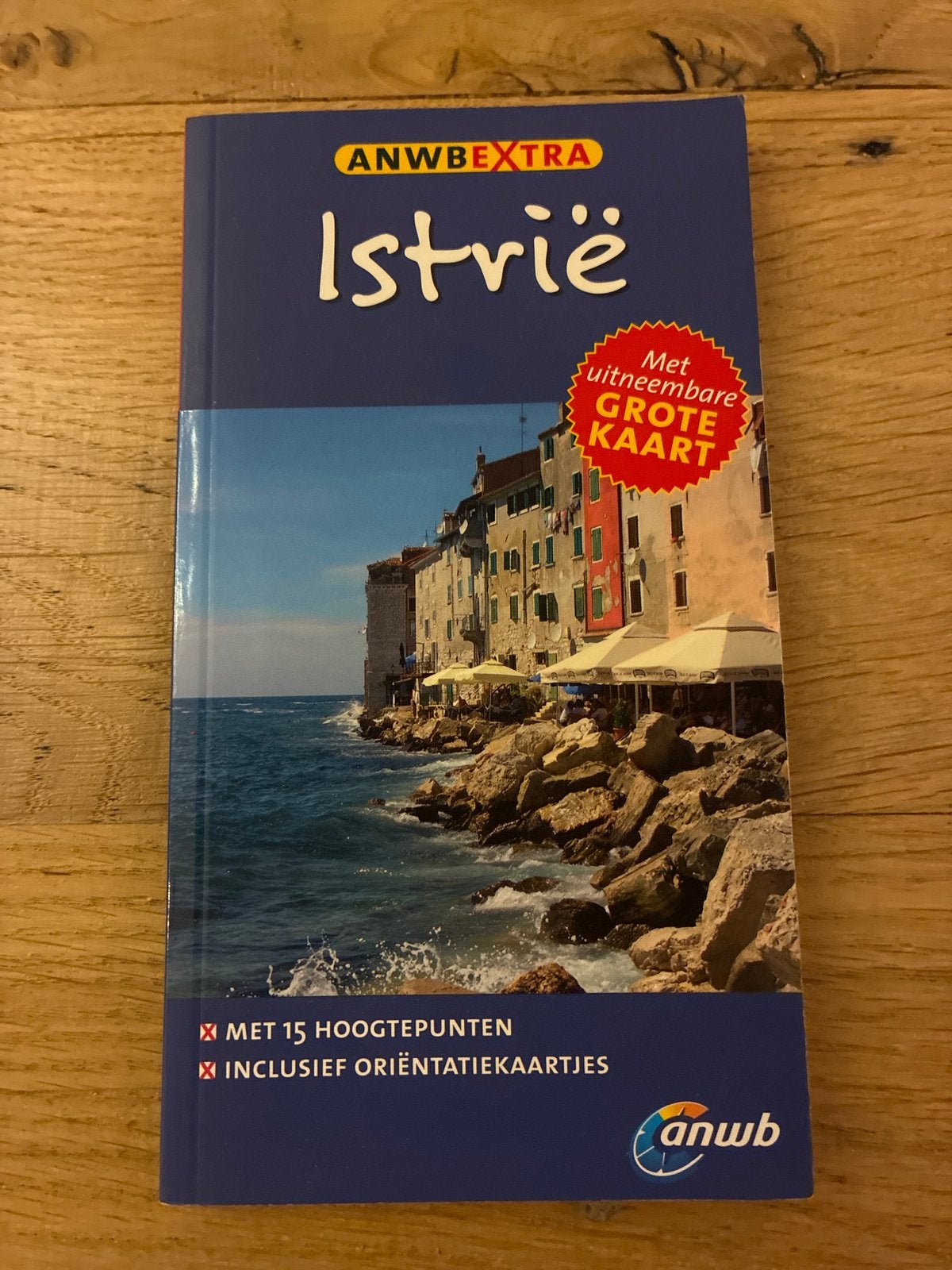 ANWB Extra Istrië Reisgids met uitneembare kaart, Europa, Ophalen of Verzenden, Zo goed als nieuw, Reisgids of -boek