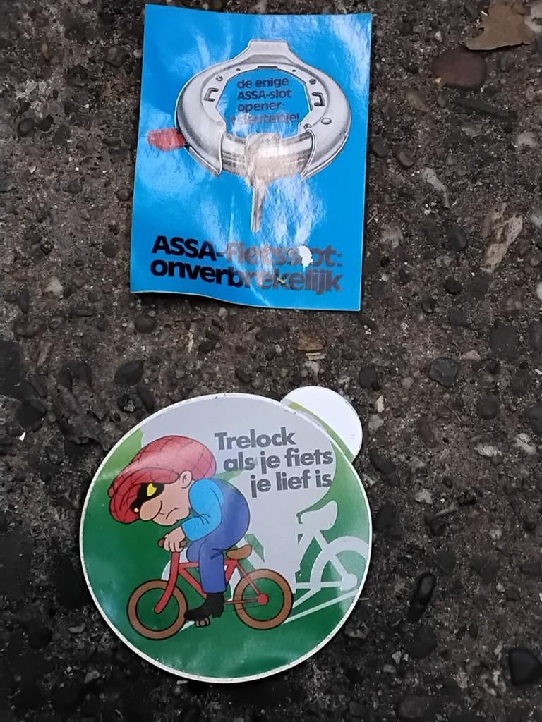 TRELOCK EN ASSA STICKERS, Ophalen of Verzenden