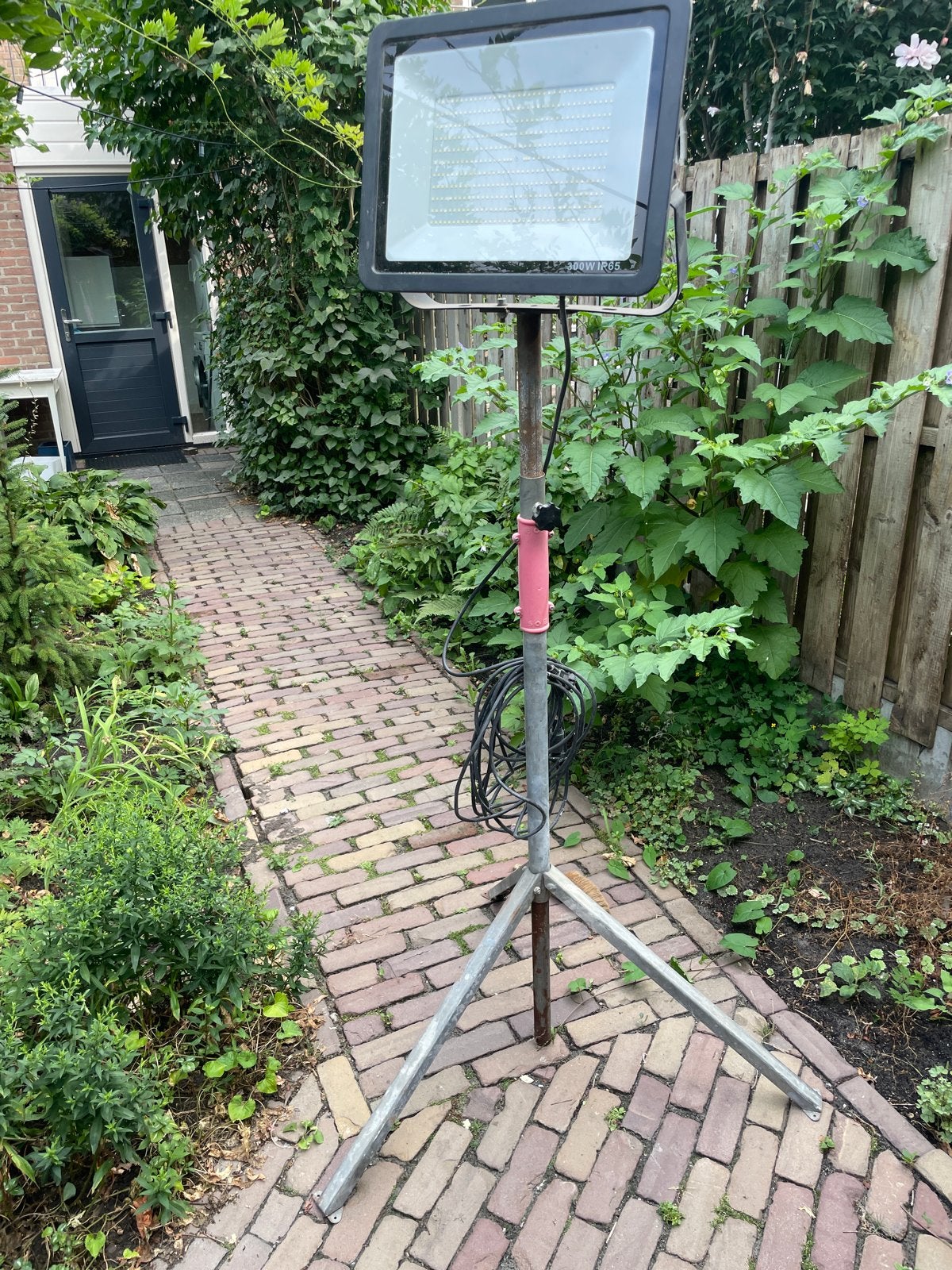 Ivana LED Bouwlamp inclusief Statief, Doe-het-zelf en Verbouw, Bouwverlichting, Ophalen, Gebruikt, Met statief, Lamp met armatuur