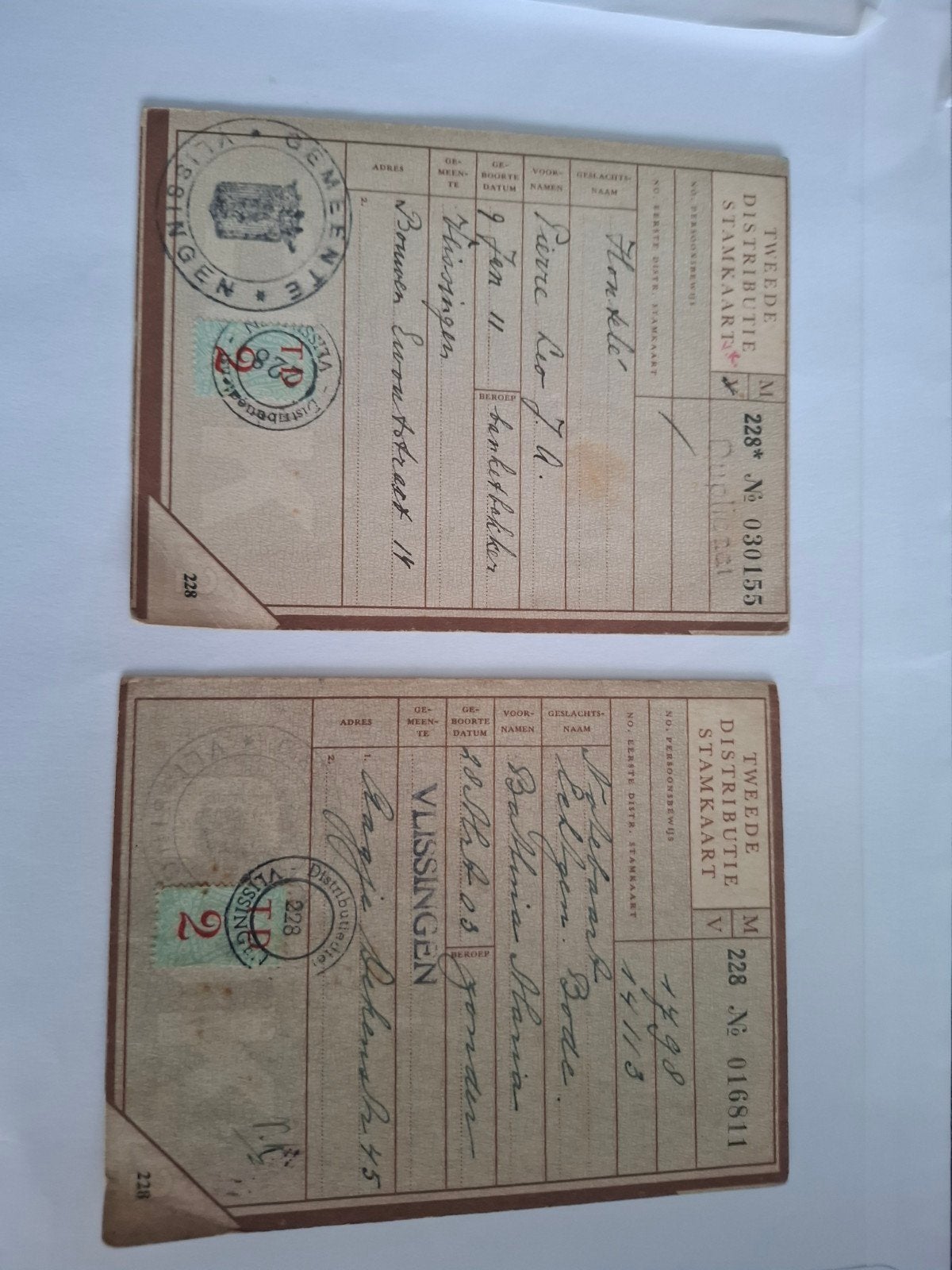 Twee oude Tweede Distributie Stamkaarten Vlissingen WOII, Verzamelen, Ophalen of Verzenden