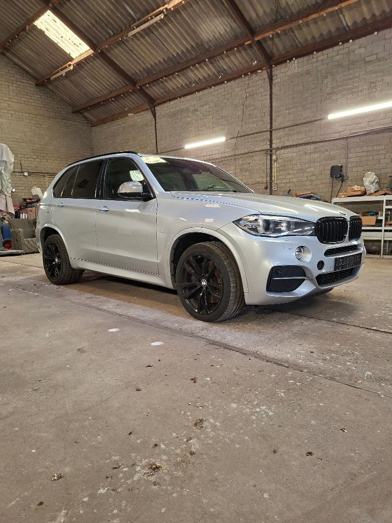 BMW X5 3.0 D M50d Xdrive AUT 2015 Grijs, Auto's, BMW, 15 km/l, 2165 kg, 2993 cc, Leder