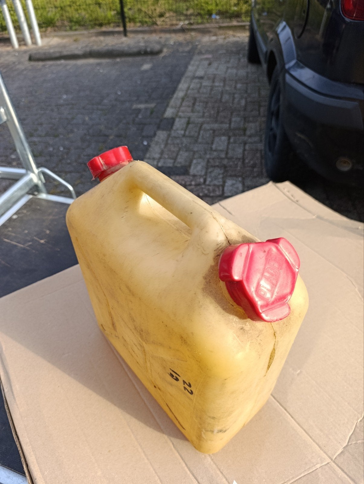Oude maar perfect werkende 10L jerrycan, Ophalen of Verzenden, Gebruikt