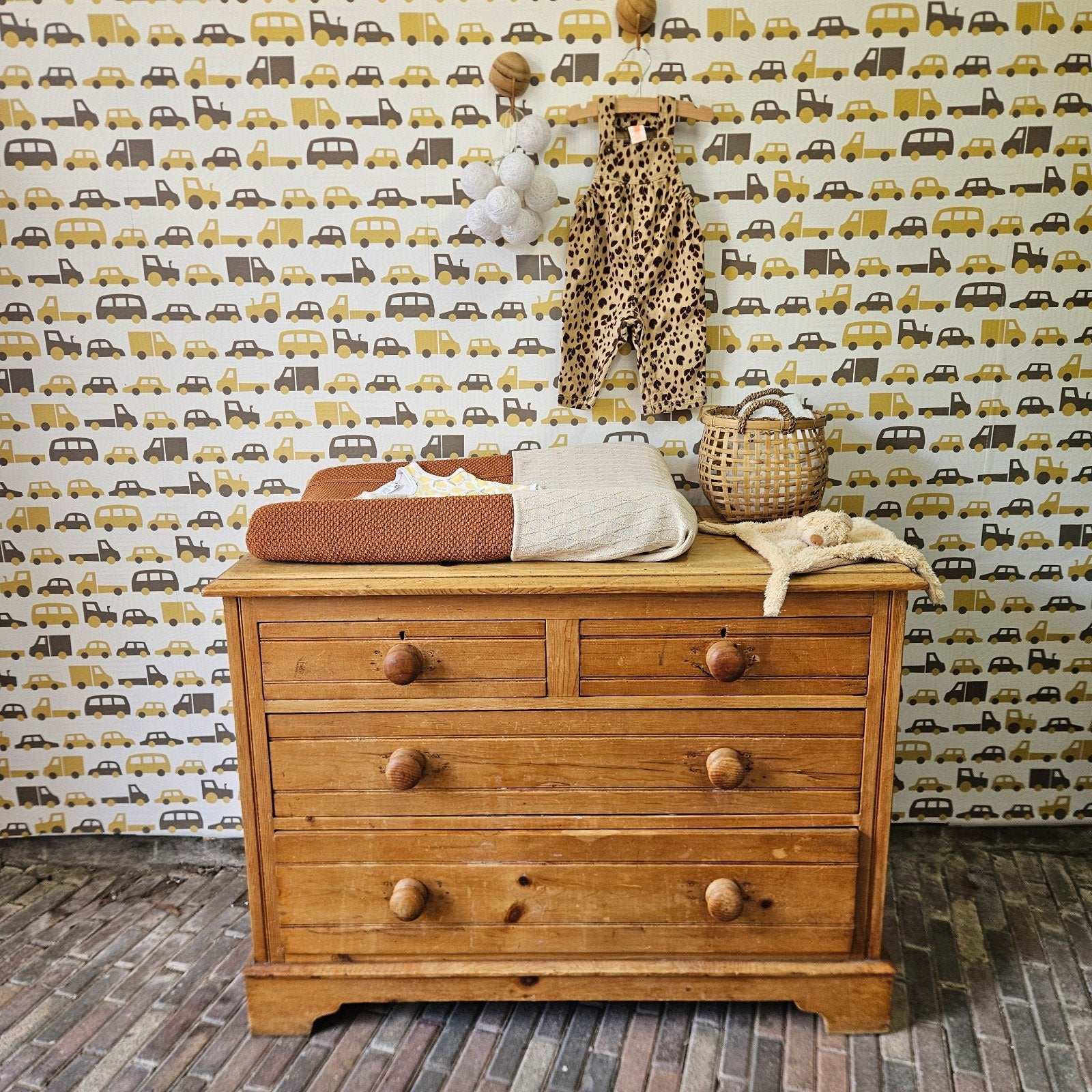 Mooie oude grenen houten commode/ladekast, Huis en Inrichting, Kasten | Ladekasten, Ophalen, 100 tot 150 cm, Zo goed als nieuw