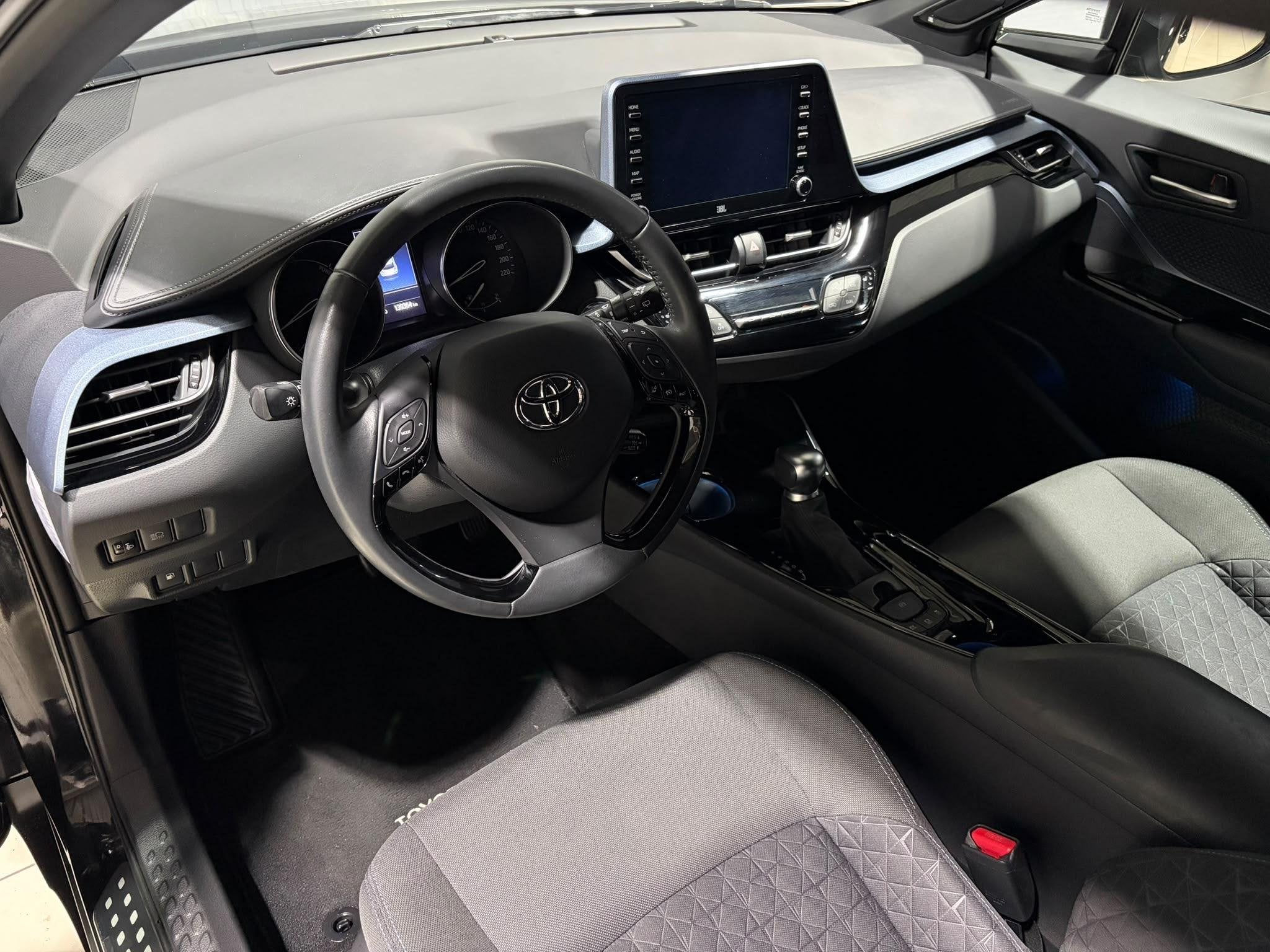 Toyota C-HR 1.8 Hybrid Business Plus Parkeersensoren V+A, Na, Dealer onderhouden, Stof, Euro 6, 4 cilinders
