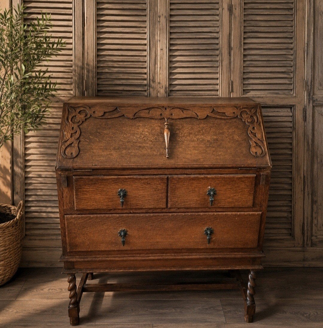 Antieke 18e eeuws secretaire., Ophalen