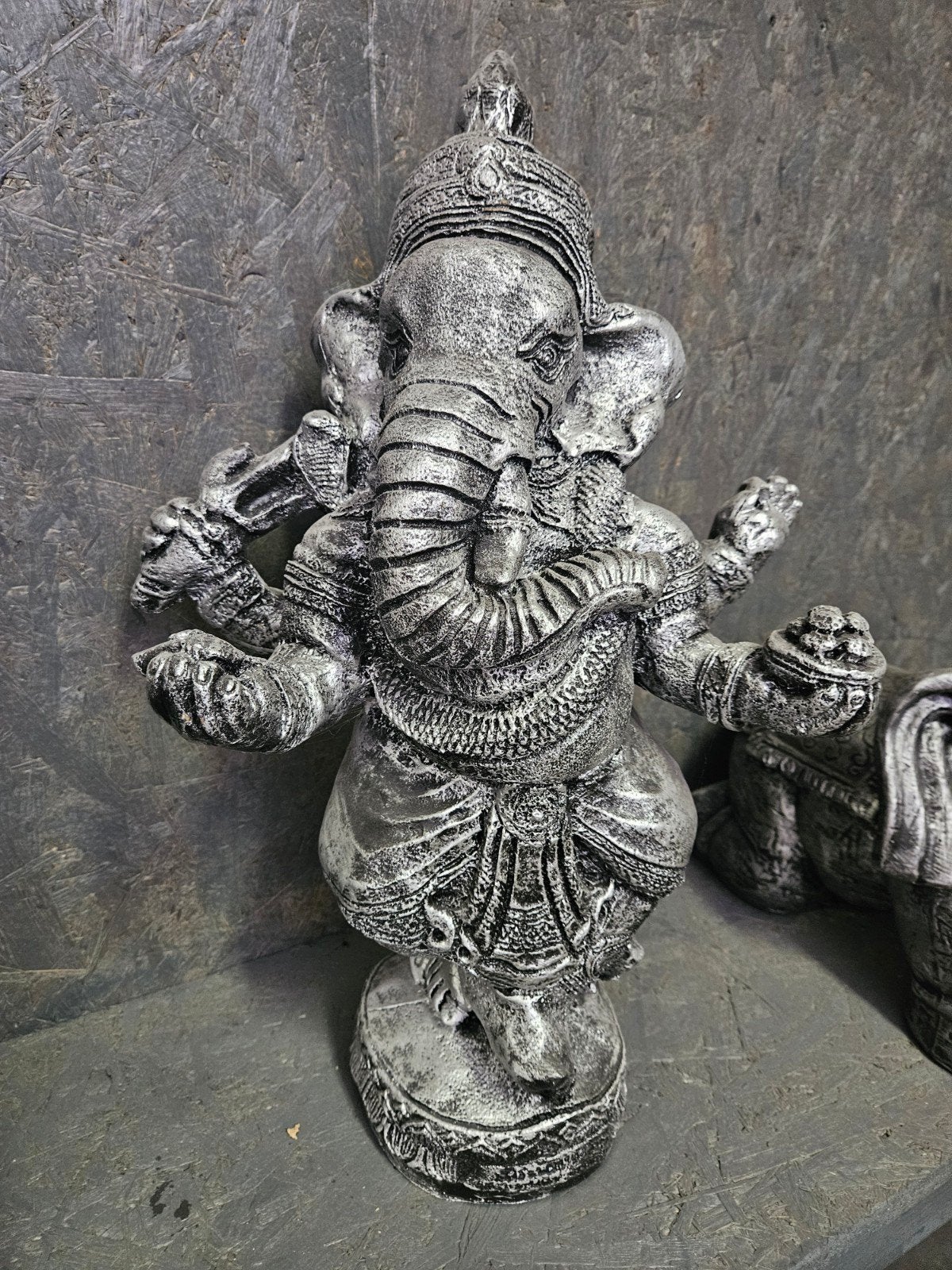 Staande Polystone Zilverkleurige Ganesha Beeld, Huis en Inrichting, Woonaccessoires | Boeddhabeelden, Ophalen, Nieuw