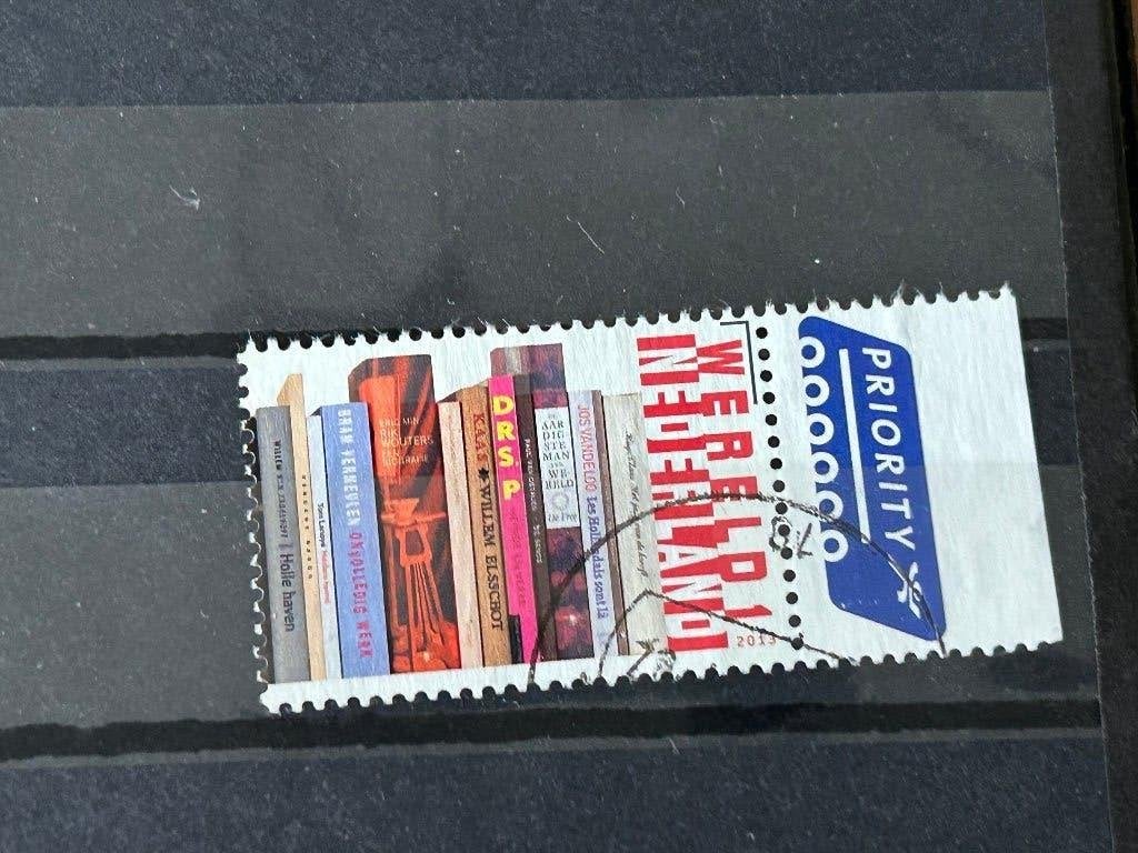 Nederland 2013. Zegel met tab. Boeken. Priority, Ophalen of Verzenden, Na 1940, Gestempeld
