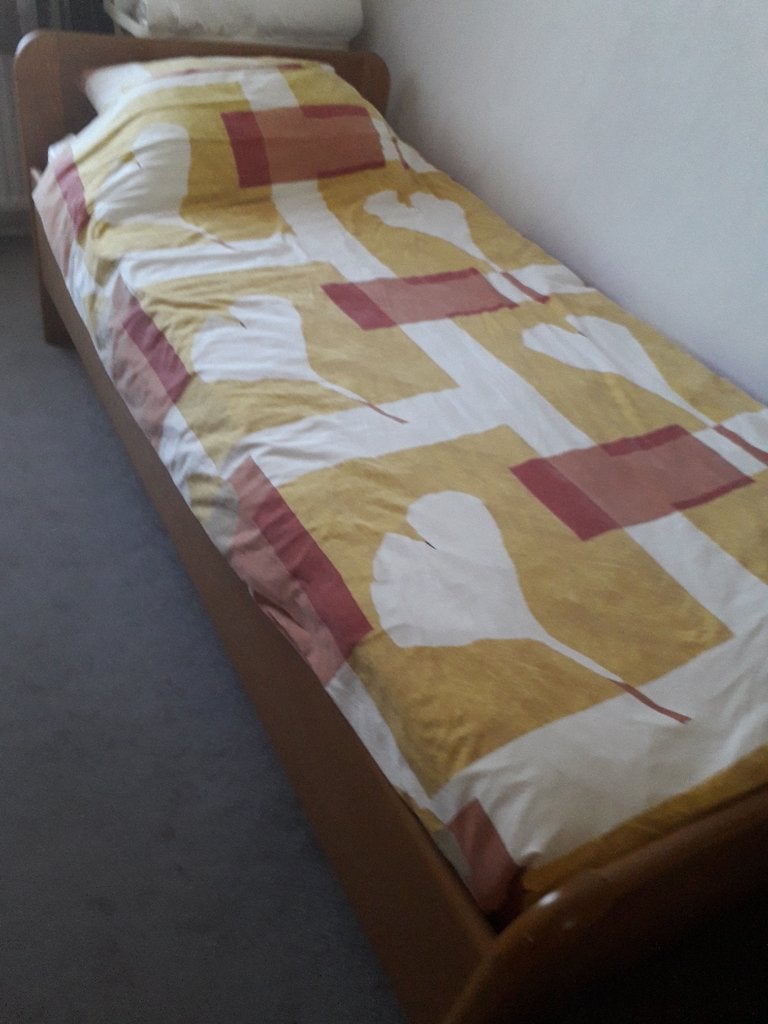 senioren enkel bed em matras, Ophalen, Senioren bed, 210 cm, Crème