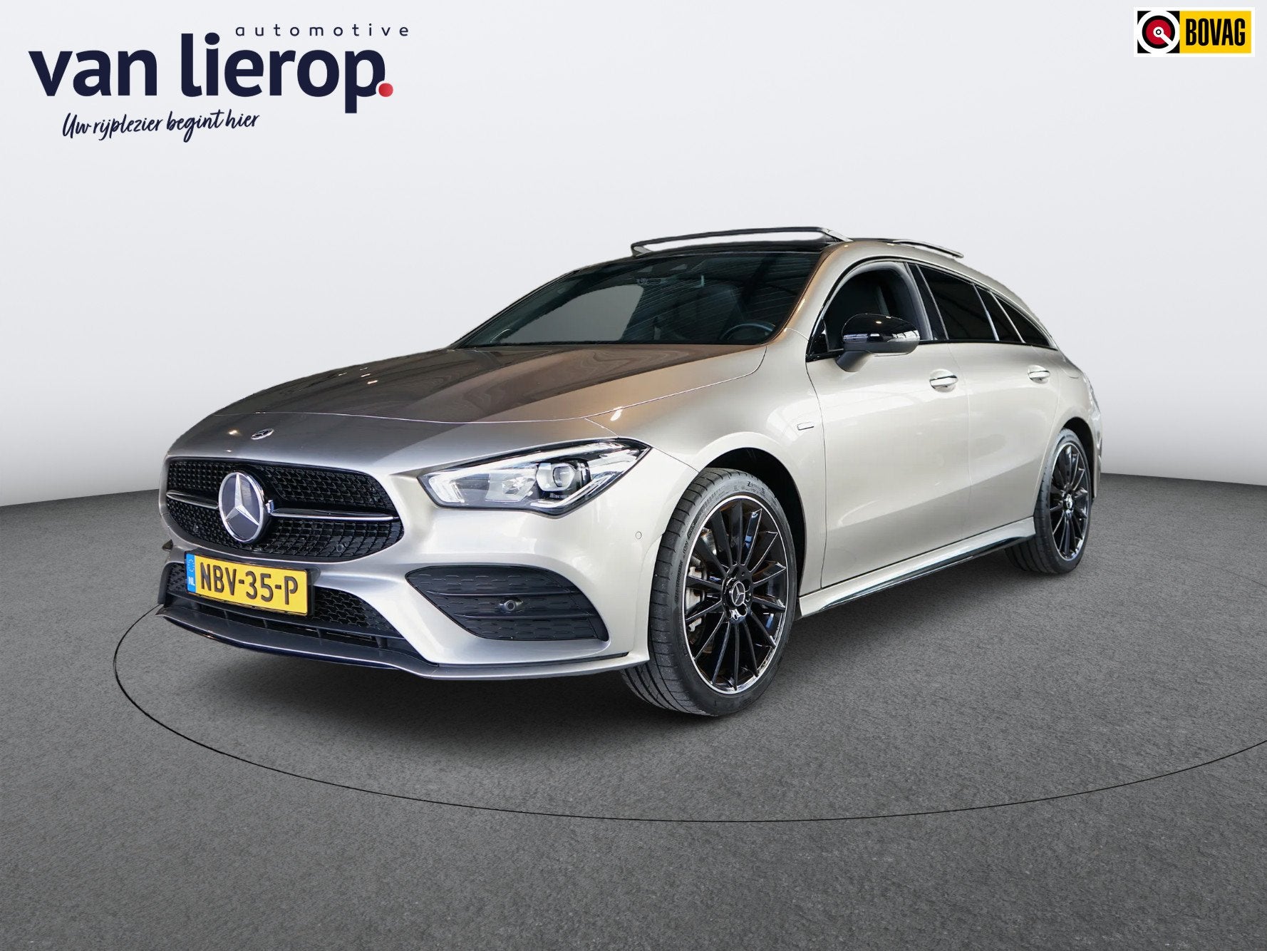 Mercedes-Benz CLA-klasse Shooting Brake 250 e AMG Line PANO, Auto's, Gebruikt, 4 cilinders, 1650 kg, Hybride Elektrisch/Benzine