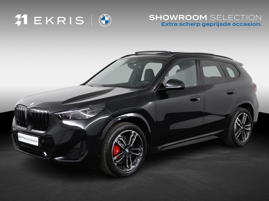 BMW X1 sDrive20i M Sportpakket Pro | Trekhaak | Panoramadak, 1800 kg, Met garantie (alle), Zwart, Origineel Nederlands