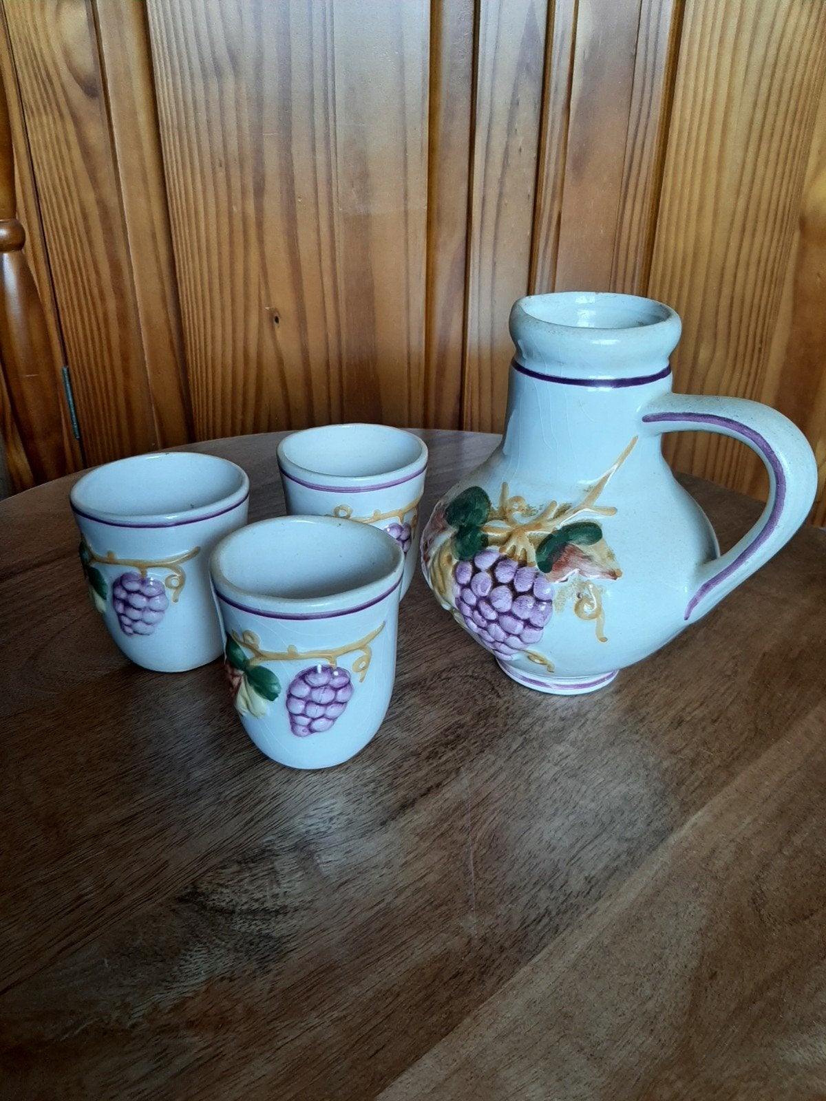 Vintage Aardewerk Karaf en Bekers met Druivenmotief, Ophalen