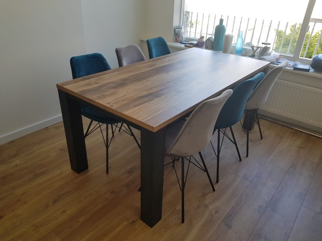 Eettafel Luc, Ophalen, 50 tot 100 cm, Zo goed als nieuw, Vijf personen of meer