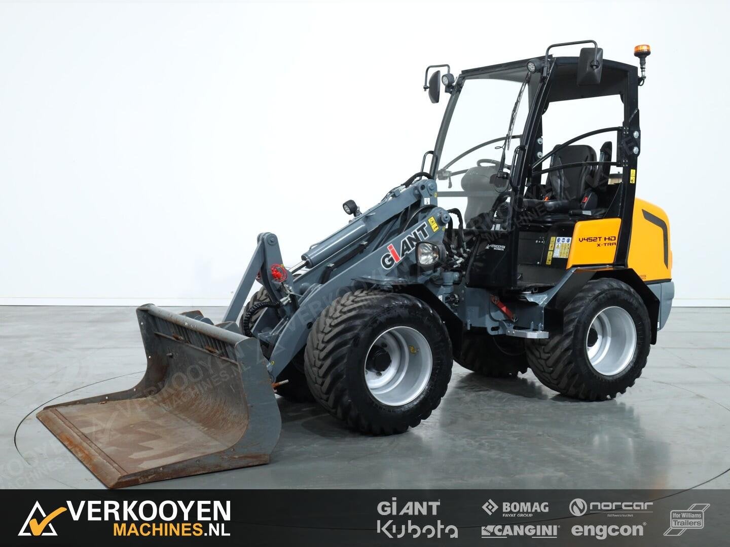 2017 Giant V452T X-tra HD VK10880
