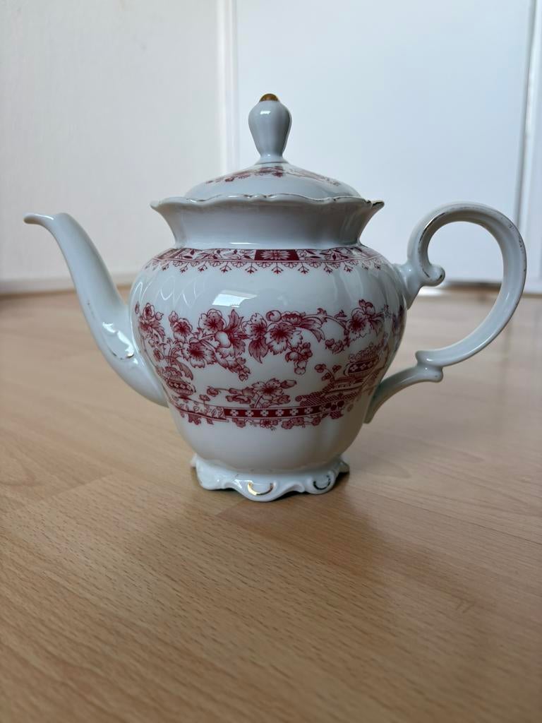 Theepot en mokkakopje Theresia Rood, Antiek en Kunst, Antiek | Servies los, Ophalen of Verzenden