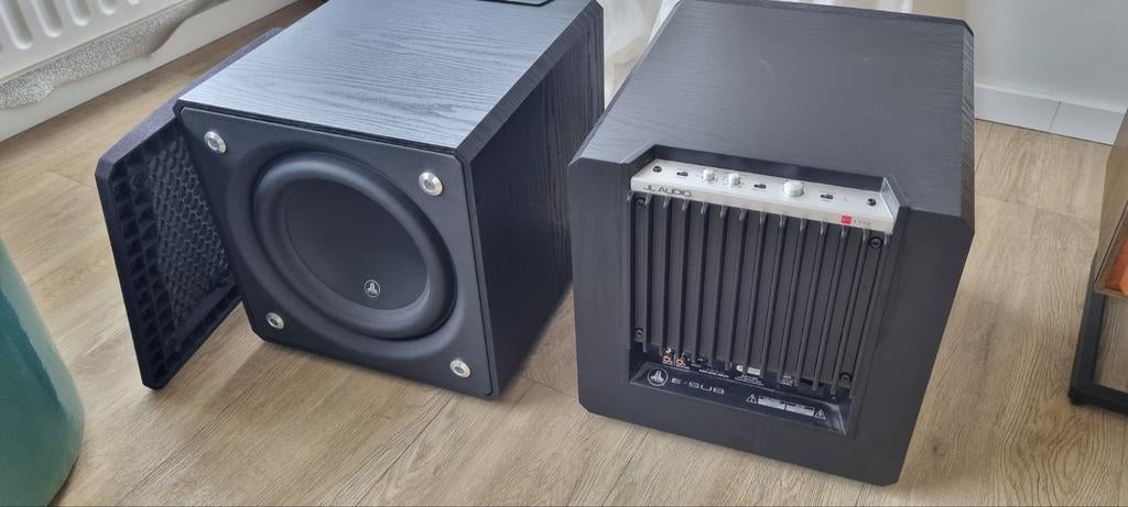 JL Audio E 110 Subwoofer. 2 stuks. Prijs per stuk.