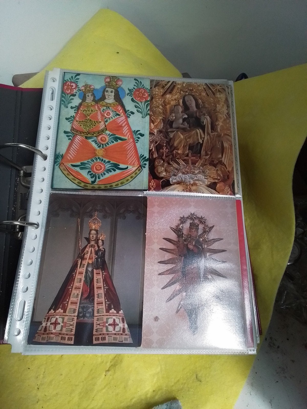 15618) relegie oud album  met 250 kaarten Maria met kind, Ophalen of Verzenden
