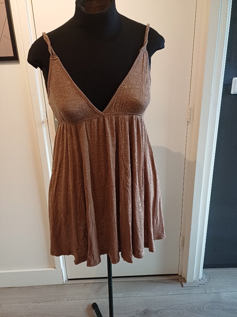 Nieuw bruine mini jurk Pull&Bear mt S, Bruin, Nieuw, Ophalen of Verzenden, Boven de knie