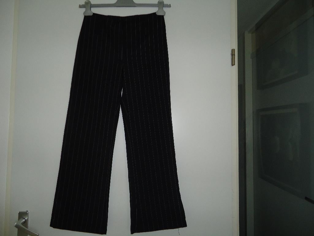 broek zwart met zilveren krijtstreep, Kleding | Dames, Zwart, Ophalen of Verzenden, Zo goed als nieuw, Maat 34 (XS) of kleiner
