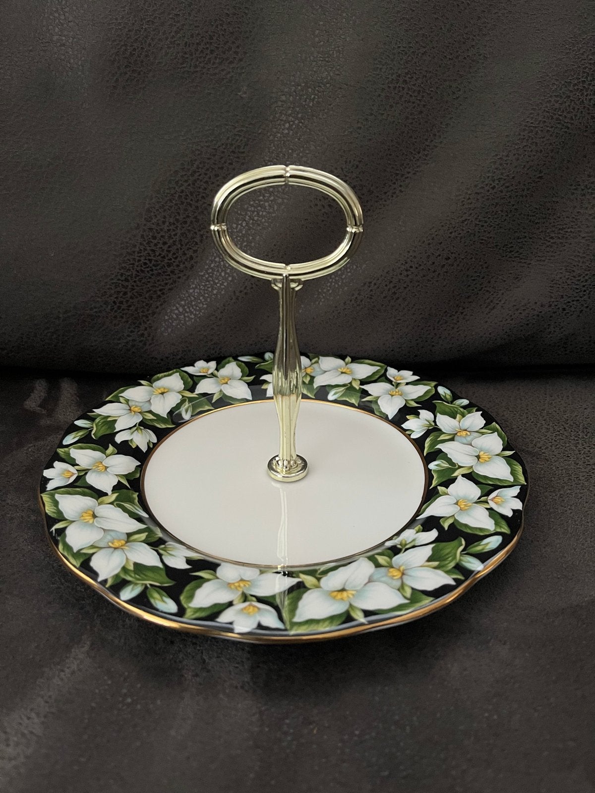 Royal Albert Provincial Flowers Trillium etagère, Verzenden, Klassiek, Overige typen, Zo goed als nieuw