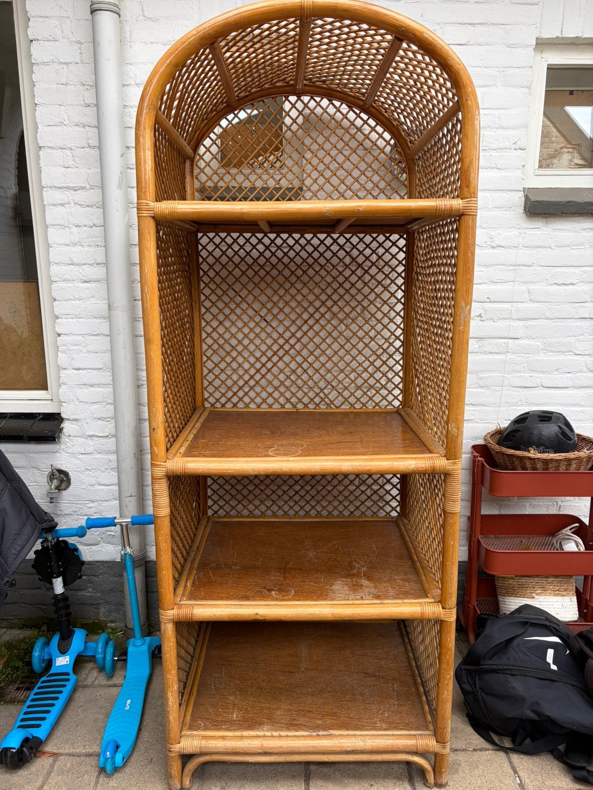 Hoge Rotan kast