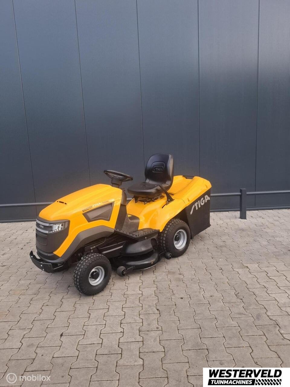 Gebruikte Stiga Estate 6102HW zitmaaier opvang 2 cilinder, Gebruikt, Info@westerveldtuinmachines.nl, Handelsplein, Stiga