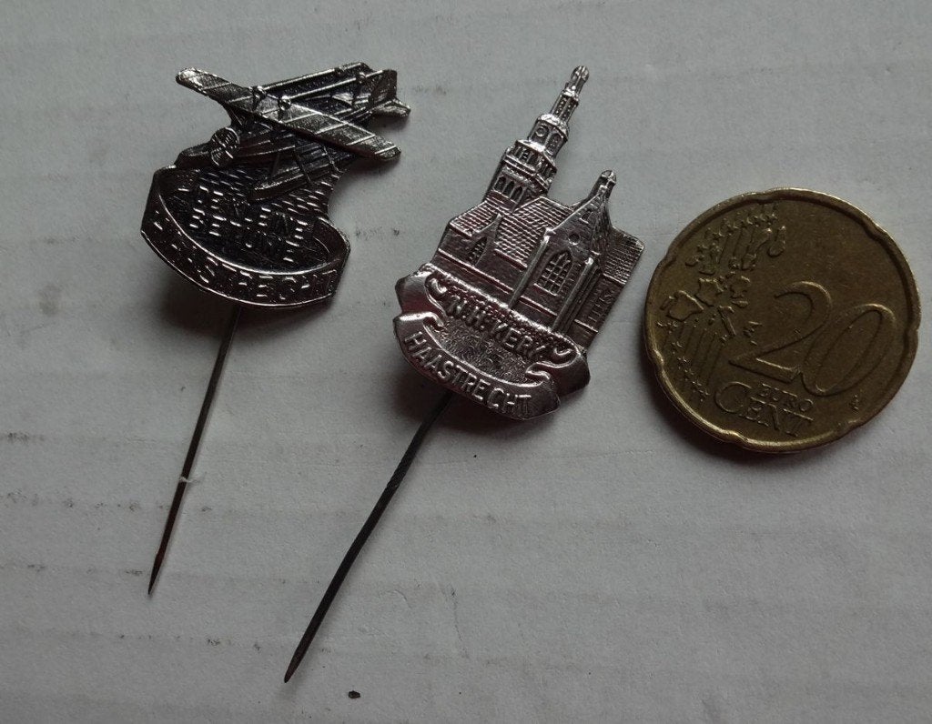 2x toeristische Speldjes HAASTRECHT, Ophalen of Verzenden, Gebruikt, Stad of Land, Speldje of Pin
