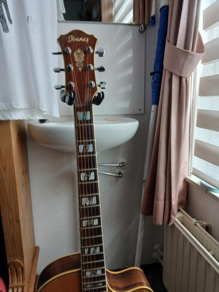 Ibanez semie acc.PERFECT.evt met koffer., Muziek en Instrumenten, Snaarinstrumenten | Gitaren | Bas, Ophalen of Verzenden, Zo goed als nieuw