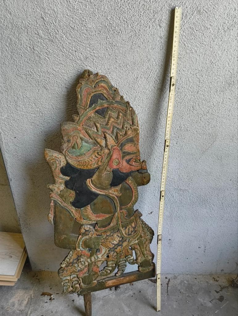 Authentieke vintage Wayang Klitik (Krucil) houten pop — Java, Verzenden