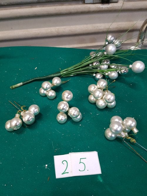 25,] balletjes zilver aan bosjes, Ophalen of Verzenden, 'T Olde Gre-j, Info@toldegrej.nl, Endepoelstraat 20f Didam