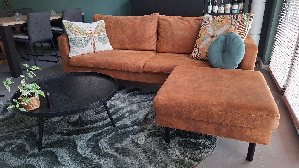 2,5 sits cognac bank met poef, Huis en Inrichting, Ophalen, Gebruikt, Driepersoons, 75 tot 100 cm