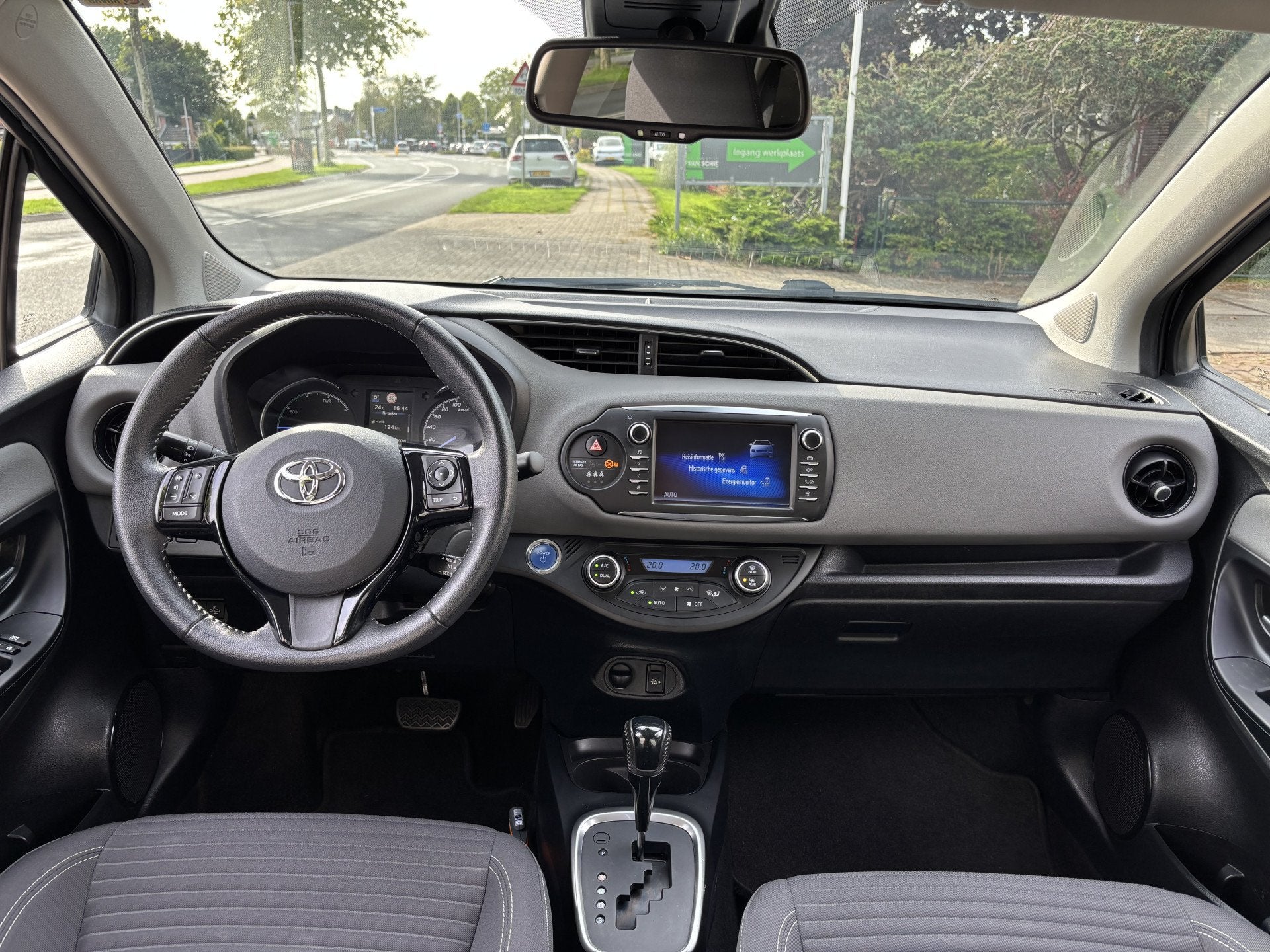 Toyota Yaris 1.5 Hybrid Dynamic 1e-Eig. & Keurig-Onderh BOVA, 12 maanden, Gebruikt, 4 cilinders, Zwart