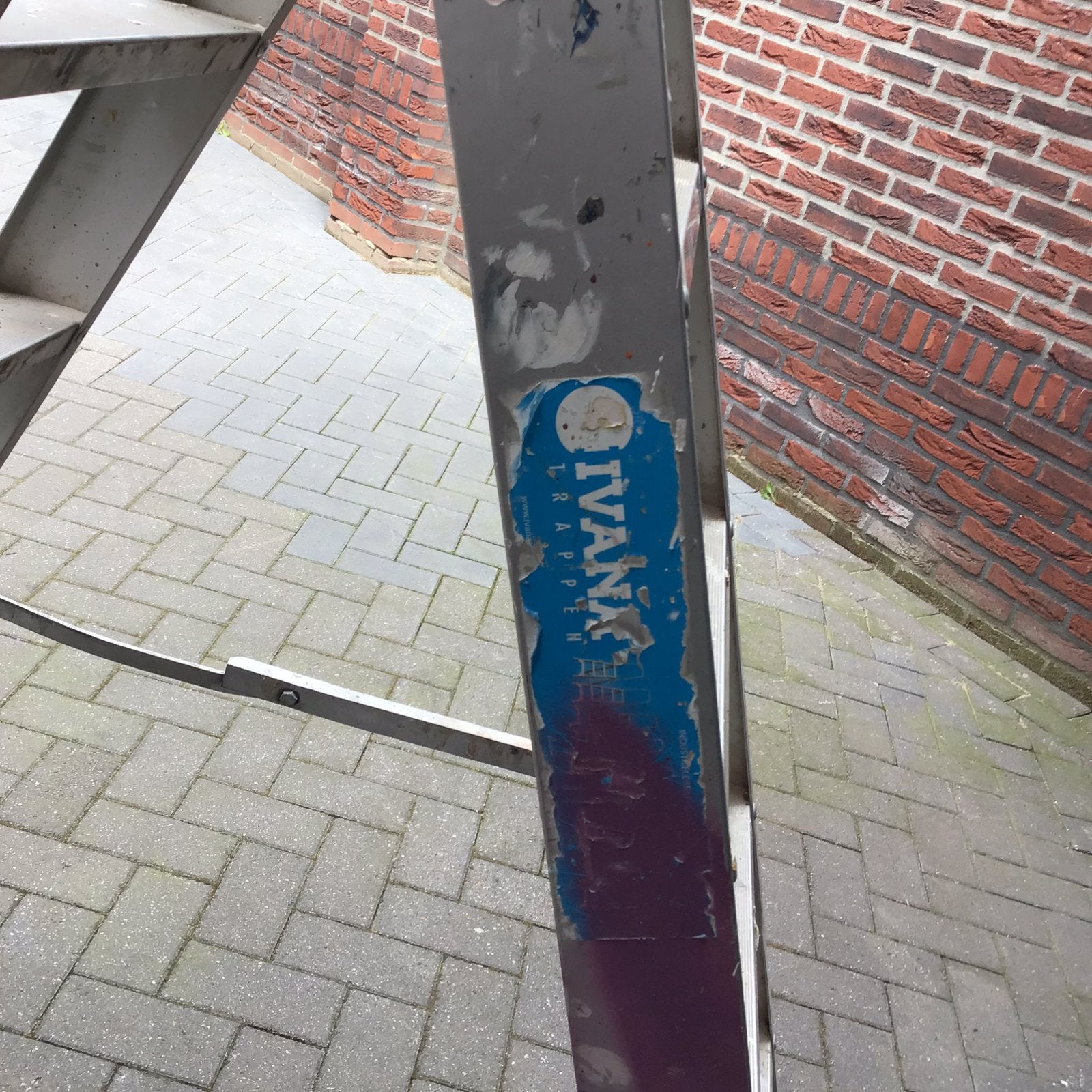 Uitzet trap, Ophalen, Trap, Zo goed als nieuw, Opvouwbaar of Inschuifbaar