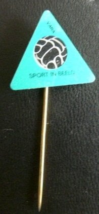 speldje # Vara - sport in beeld, Verzamelen, Ophalen of Verzenden, Gebruikt, Sport, Speldje of Pin
