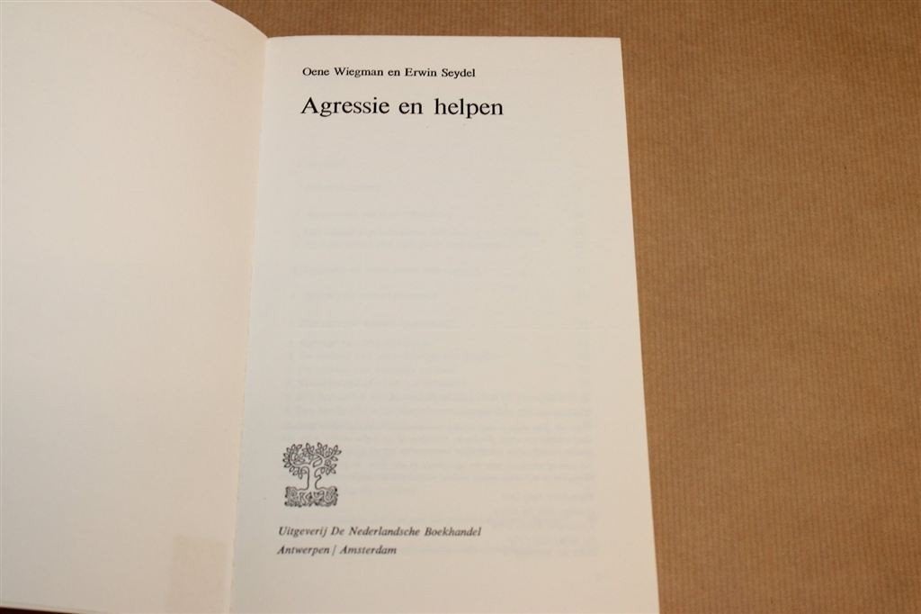 Agressie en Helpen — Wiegman & Seydel 1976, Ophalen of Verzenden, Gelezen