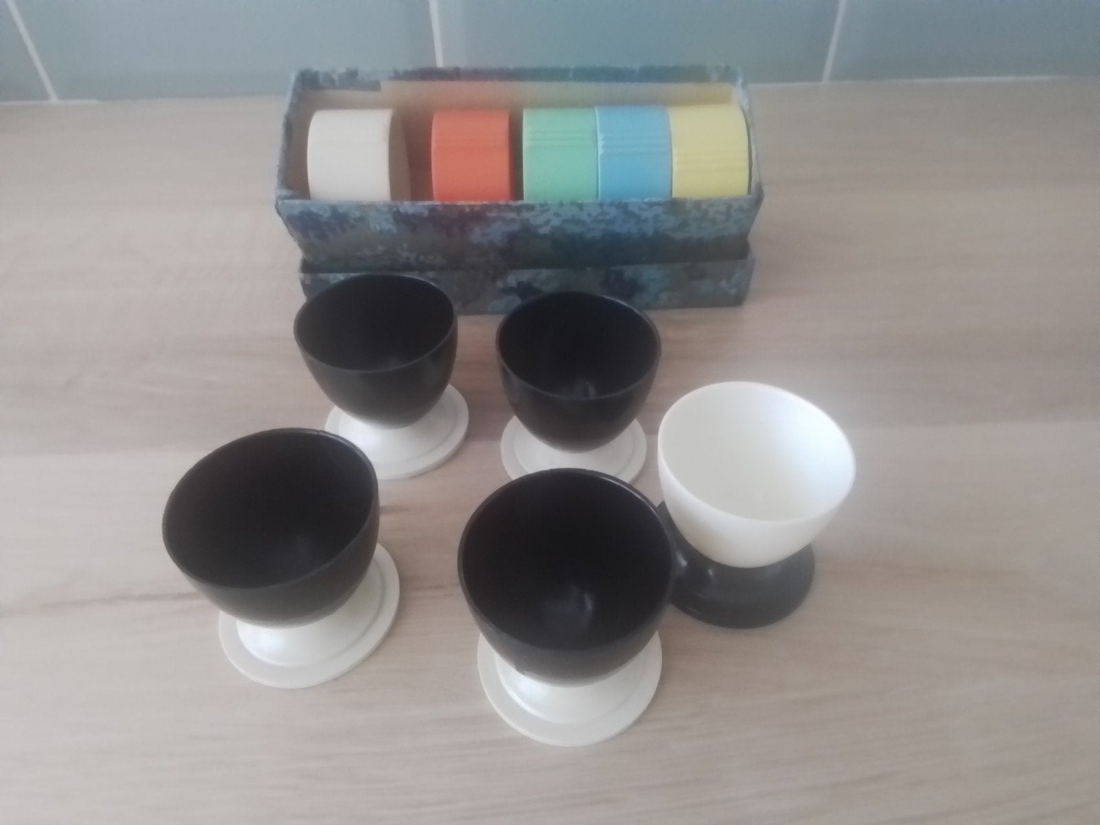 vintage setje eierdopjes en servetringen, bakeliet, Ophalen of Verzenden