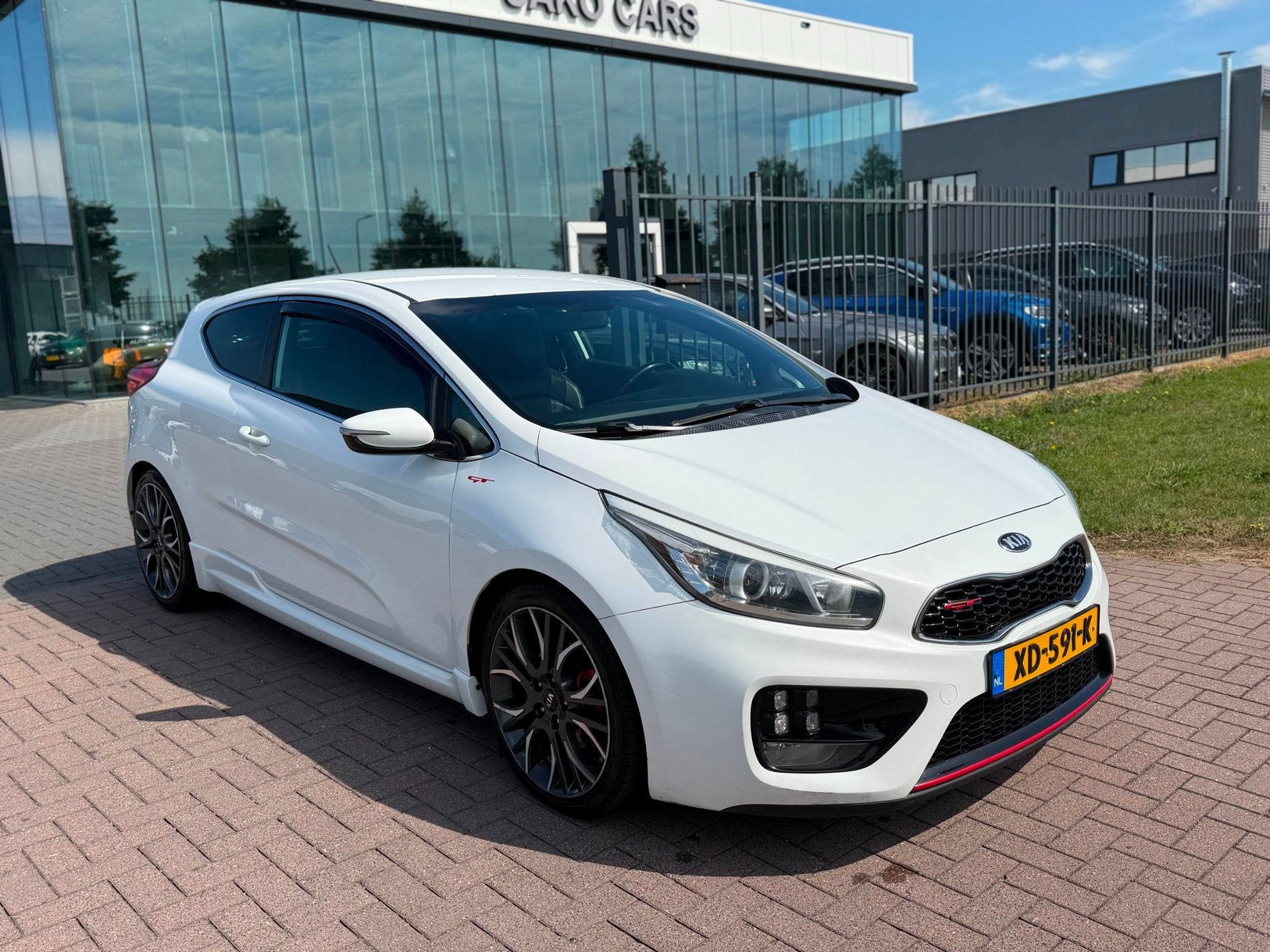 Kia Pro_cee'd 1.6 GT 204PK 2014 Dealer Ondh, Auto's, Kia, Voorwielaandrijving, Gebruikt, 4 cilinders, Wit