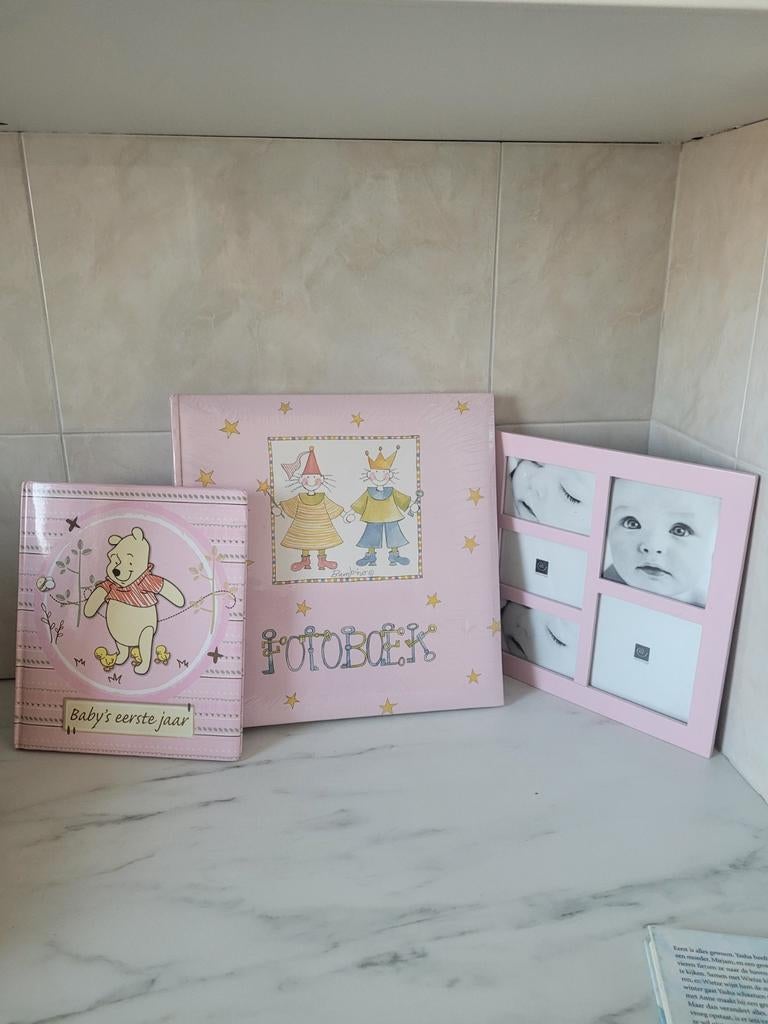 Roze fotoboeken en fotolijstje.zijn nog nieuw., Ophalen of Verzenden
