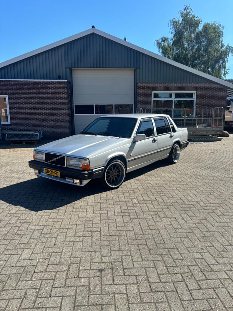 Volvo 740 2.3 GL K6 1989 Grijs, Auto's, Volvo, 4 cilinders, Particulier, Sedan, Zilver of Grijs