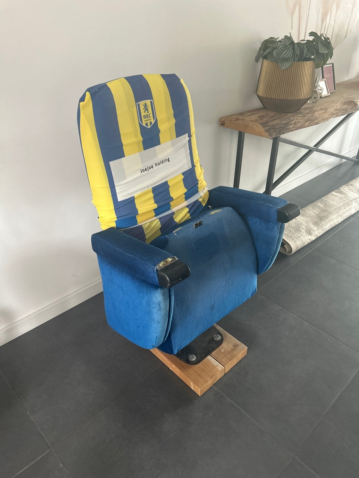 Unieke RKC Waalwijk stadionstoel - collectors item!, Ophalen, Gebruikt, Blauw, Eén