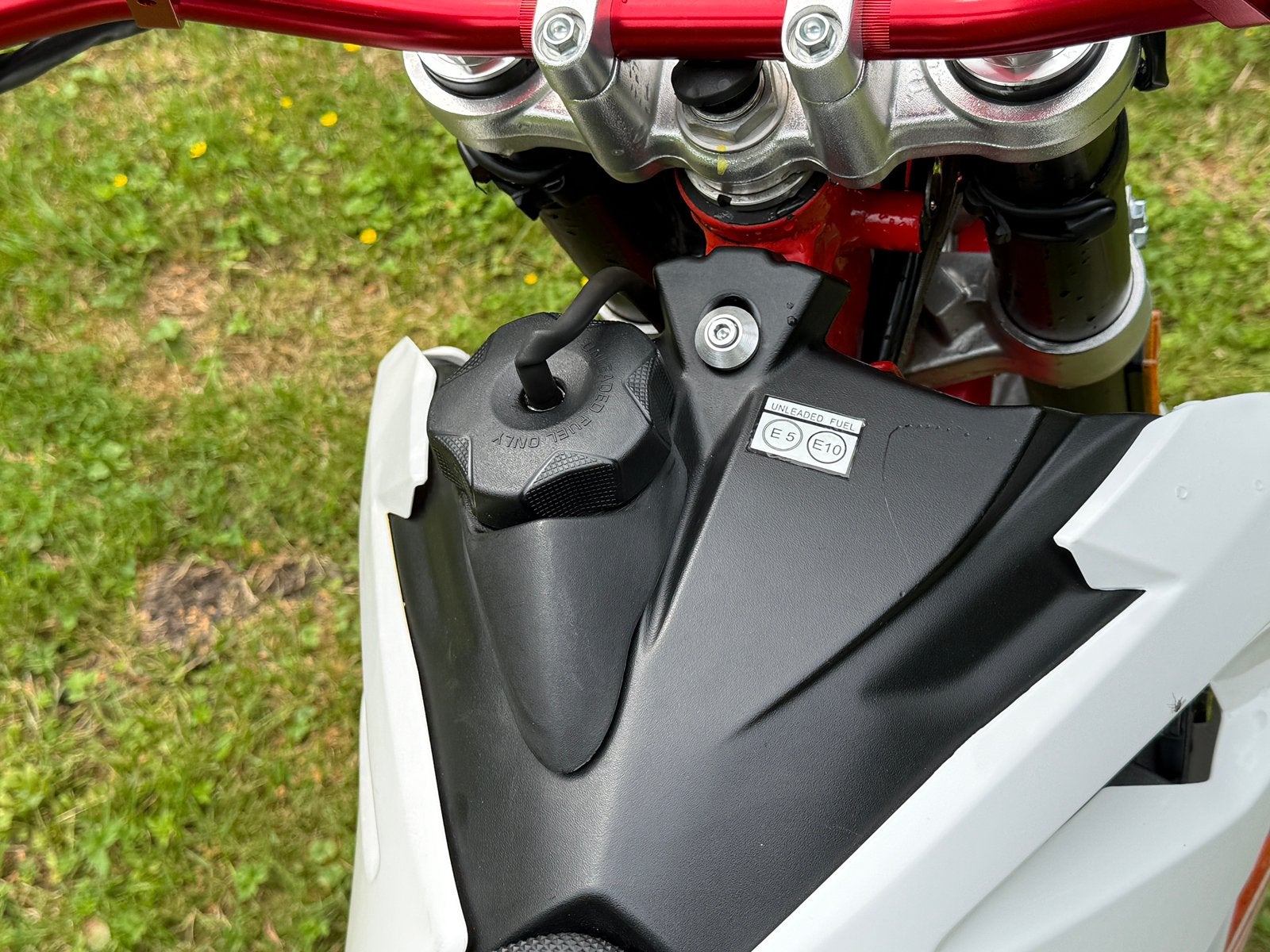 SWM SM 125 R Supermoto - Perfect voor A1 rijbewijs!, Motoren, LED Verlichting, SWM, 125 cc, 11 kW of minder