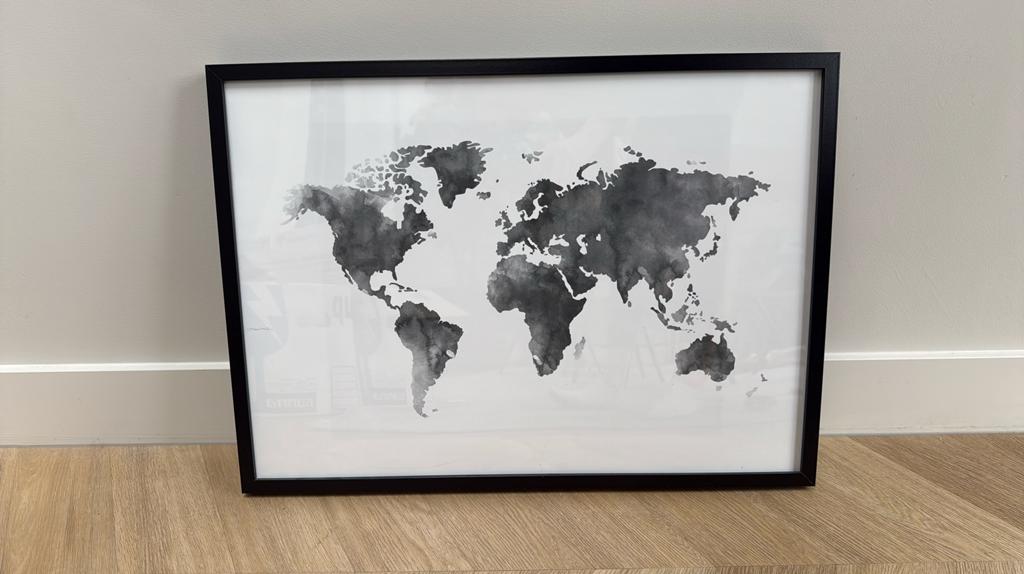 IKEA RIBBA lijst met wereldkaart poster, Huis en Inrichting, Woonaccessoires | Lijsten, Ophalen, Gebruikt, 50 tot 75 cm, 50 tot 75 cm