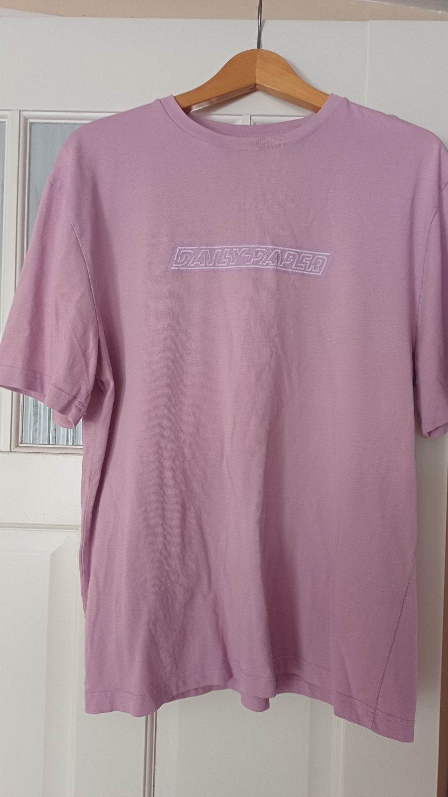 Daily Paper T-shirt Maat M - Zo goed als nieuw, Maat 48/50 (M), Paars, Ophalen of Verzenden, Zo goed als nieuw