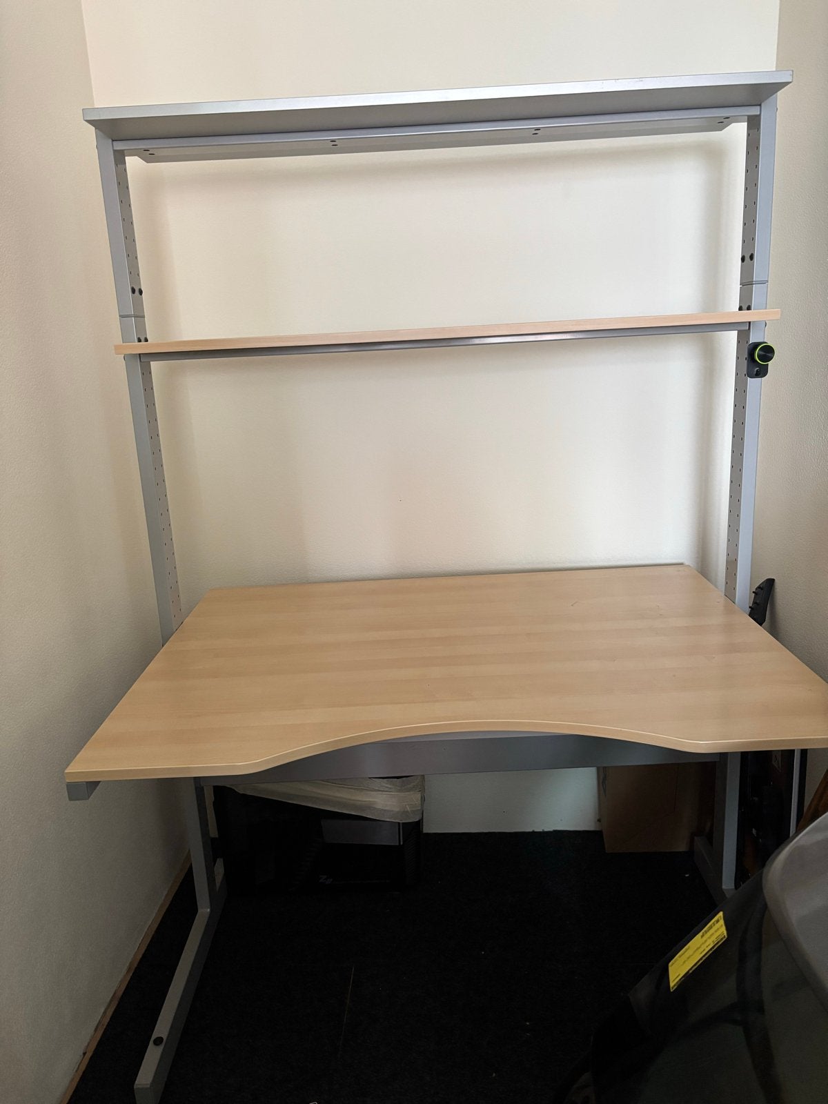 IKEA Jerker bureau met planken - Ruim en in goede staat, Ophalen, Opbergruimte, Gebruikt, Hout